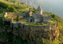 Khám phá vẻ đẹp cổ kính của tu viện Tatev ở Armenia