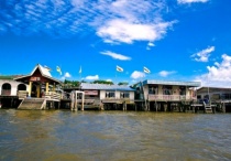 Làng nổi Kampong Ayer ở Brunei