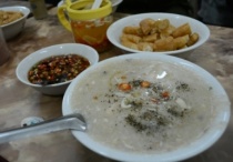 Ấm lòng cháo cá Tích Nghi ngày lạnh