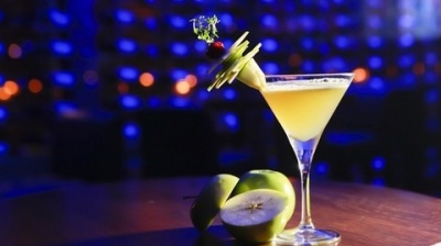 Thưởng thức cocktail và ngắm nhìn Hà Nội