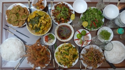 Ăn nhái “nuy” giữa lòng Hà Nội