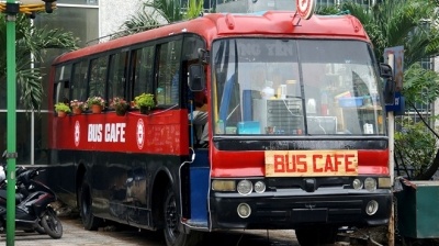 Quán cà phê giá rẻ trên xe bus