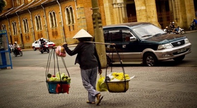 Báo Anh: Ẩm thực đường phố Việt Nam là 'một biểu hiện của sự lạc hậu'