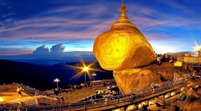 Hòn đá Vàng – Ngôi chùa 'lạ' của miền đất Phật