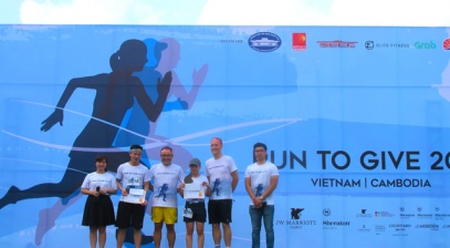 Run To Give 2017 quyên góp 133 triệu đồng cho học sinh miền núi