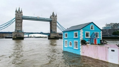 Dịch vụ vãn cảnh London bằng nhà nổi trên sông Thames