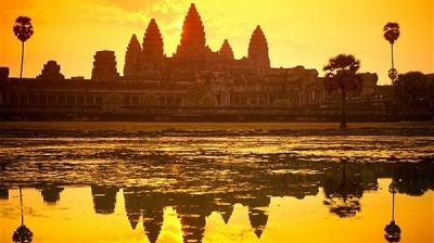 Du khách có thể bị cấm chạm tay vào đền Angkor