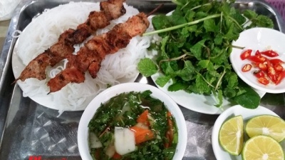 Hấp dẫn bún chả Sa Pa