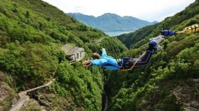 Những nơi nhảy bungee chóng mặt nhất thế giới