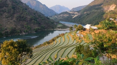 Vẻ thanh bình và hùng vĩ bên dòng sông Nậm Mu