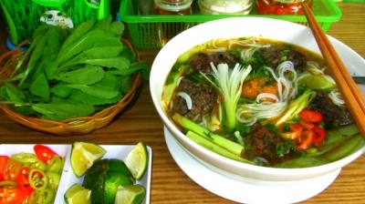 Bún ba miền hội ngộ ở Sài Gòn