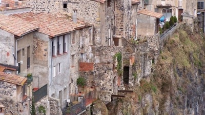 Castellfollit de la Roca - ngôi làng đẹp hơn tranh ở Táy Ban Nha