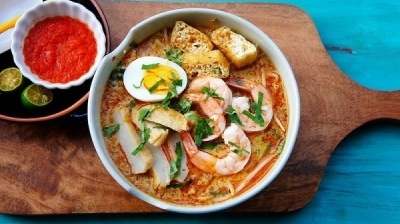 Khám phá món bún Laksa cay nồng, hấp dẫn