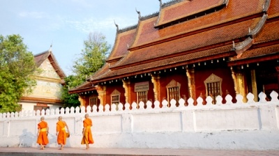 Luang Prabang thoáng bóng cà sa