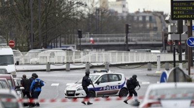 Paris yêu cầu du khách cẩn trọng và thể hiện sự đoàn kết