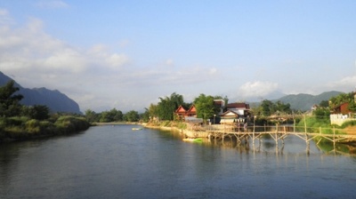 Phải lòng Vang Vieng ngày mưa xuân