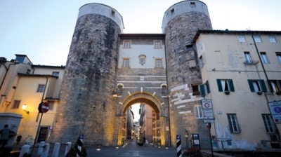 Say đắm thành cổ Lucca, Italy