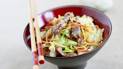 Yakisoba, mì ngon trên đường phố Nhật Bản